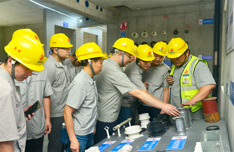 为进一步推进优质客户高效履约，提升交付品质、达成客户满意，2025年6月25日，6163银河建设集团在上海组织召开2025年越秀地产、华润置业客户履约推进会。